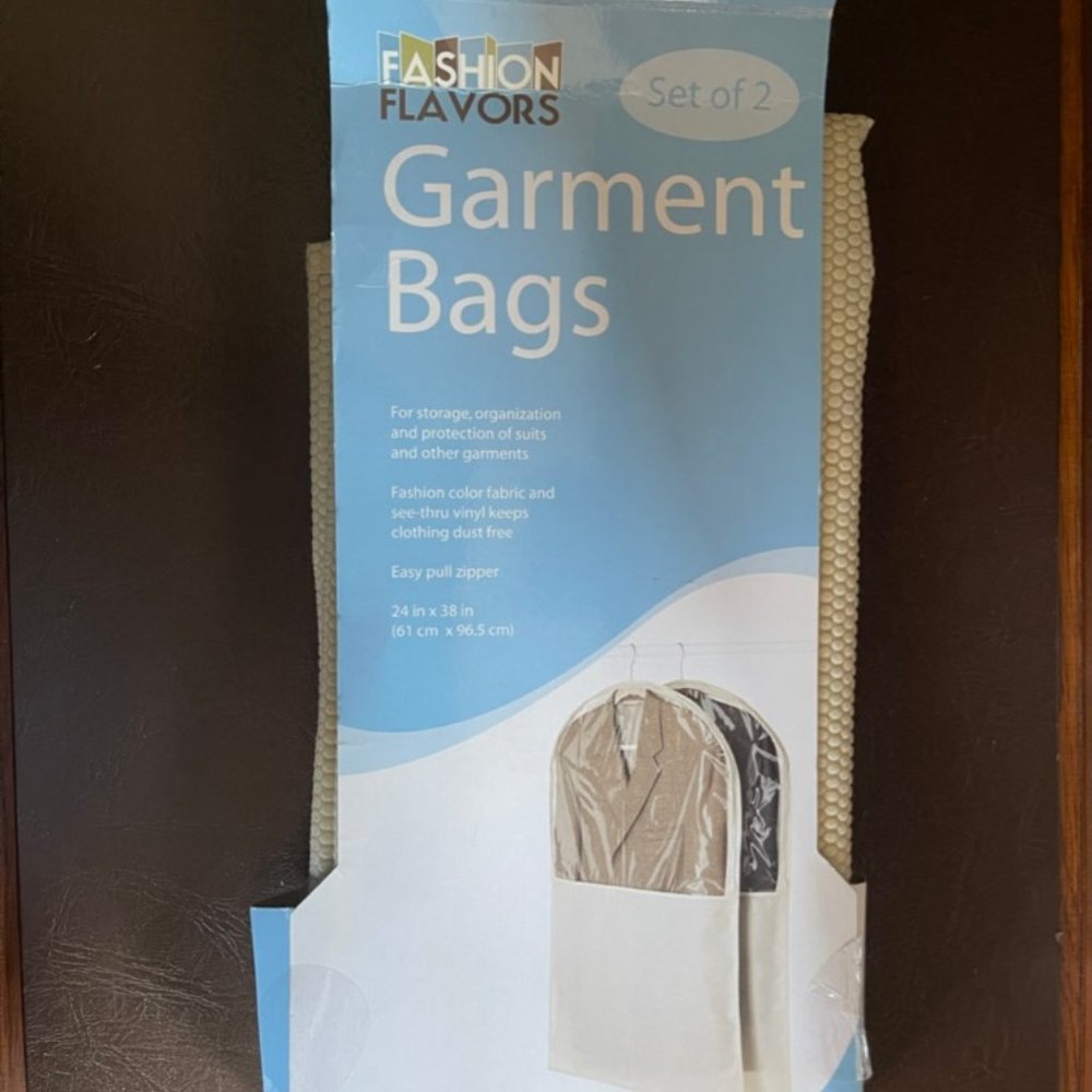 New Fashion Flavors Garment Bag/ Carrier for Hanging Clothes 24" x 38" ( 1 Bag) - Picture 2 of 2